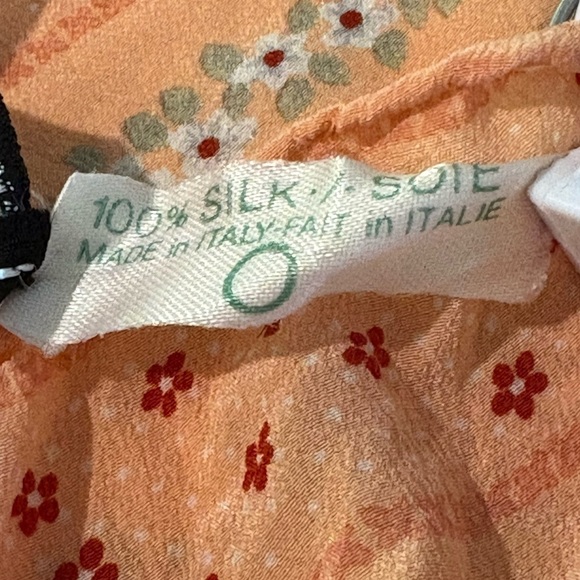 Vintage Holt Renfrew 100% Silk Scarf Made in Italy - 26" Peach Floral Square - Picture 3 of 7